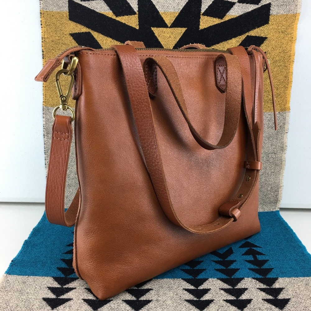 Madewell  English Saddle Zip Top Crossbody Bag